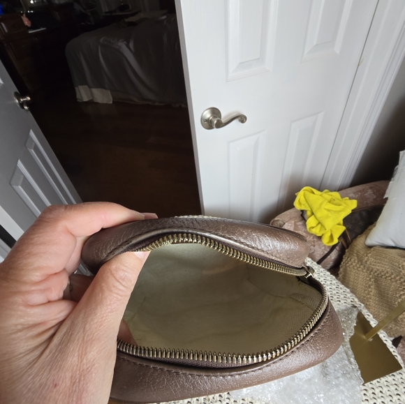 Gucci Ophidia GG Supreme Crossbody Handbag - Picture 9 of 12